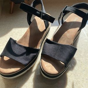 Toms Black and Tan Sandal